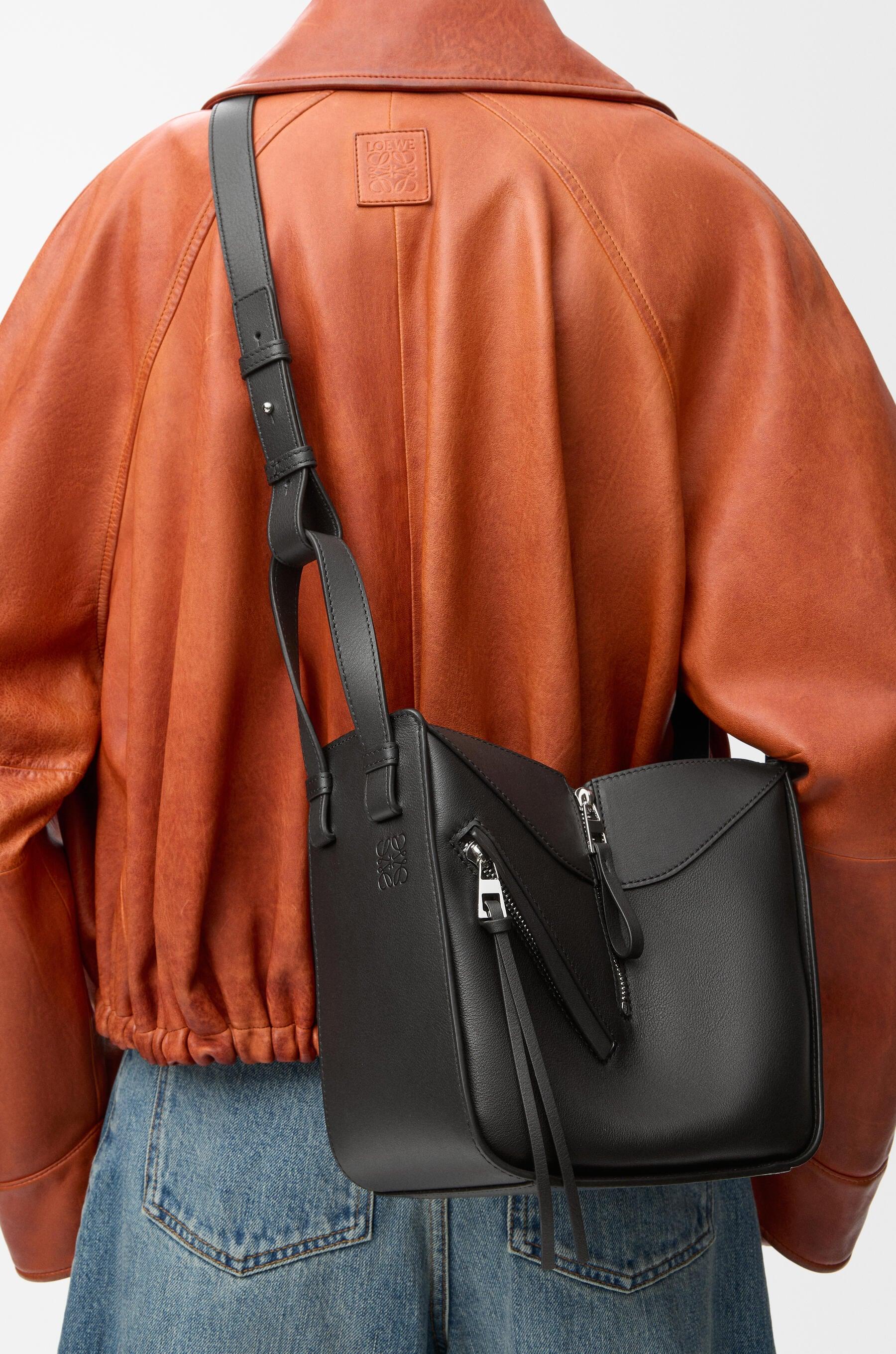 Compact Hammock bag in classic calfskin Black