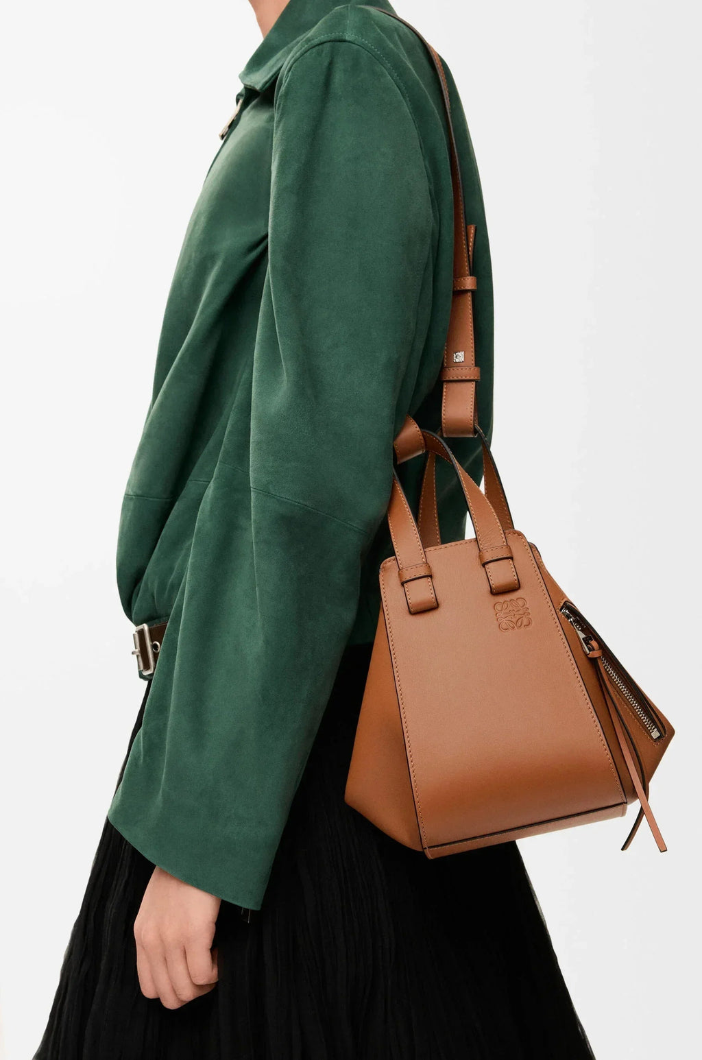 Compact Hammock bag in classic calfskin Tan