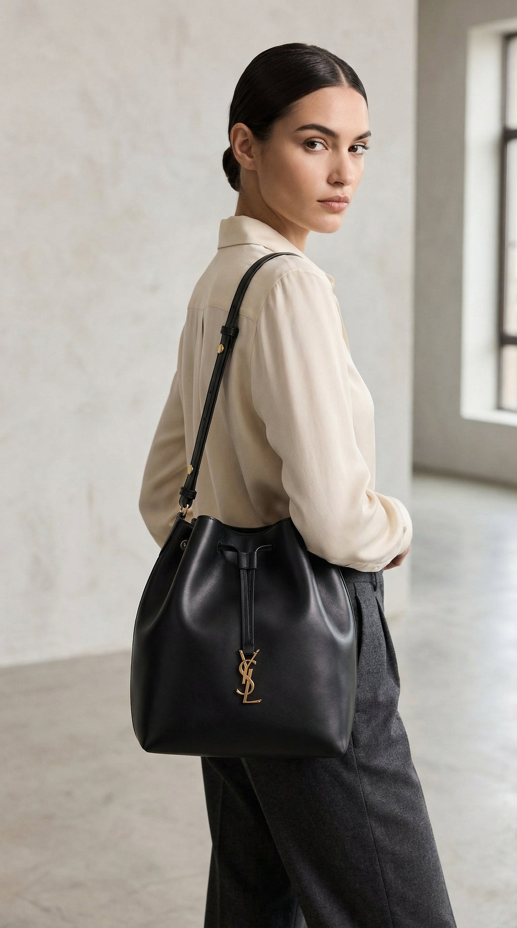 Le 37 Bucket Bag – Black Smooth Leather (Gold Hardware)